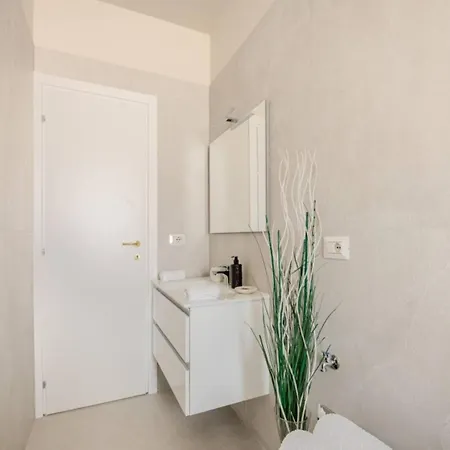 Bright And Modern 2 Double Bedrooms Bocconi Daire *