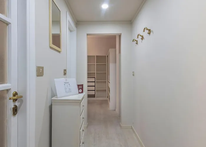 Apartment Bright And Modern 2 Double Bedrooms Bocconi Mailand
