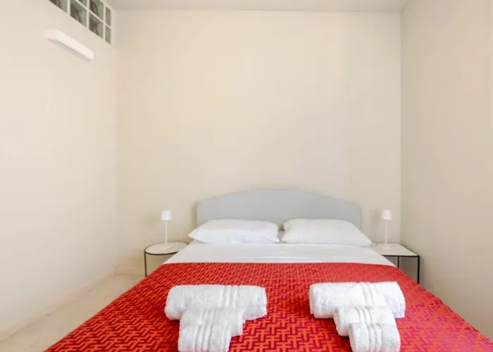 Bright And Modern 2 Double Bedrooms Bocconi Apartment Mailand