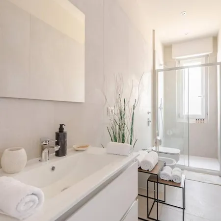 Bright And Modern 2 Double Bedrooms Bocconi Lejlighed